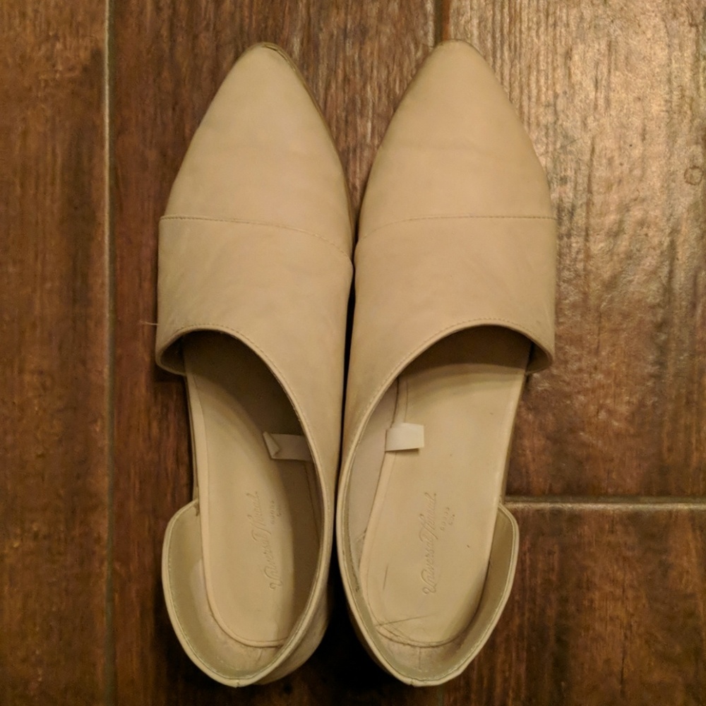 Universal Thread cutout booties